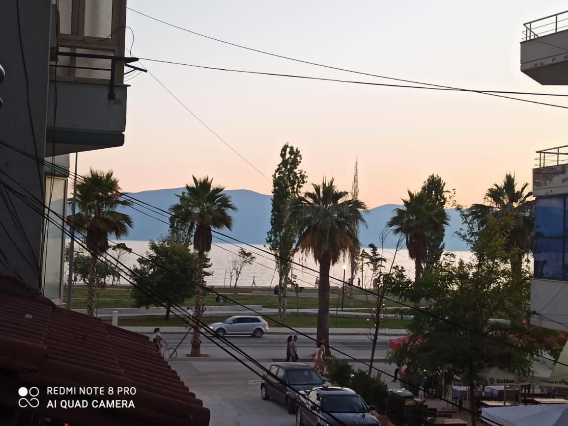 Vivi La Tua Vacanza Con L'Appartamento 1 Di Ervin! Enjoy Your Holiday With Ervin'S Apartment 1! Vlore Bagian luar foto