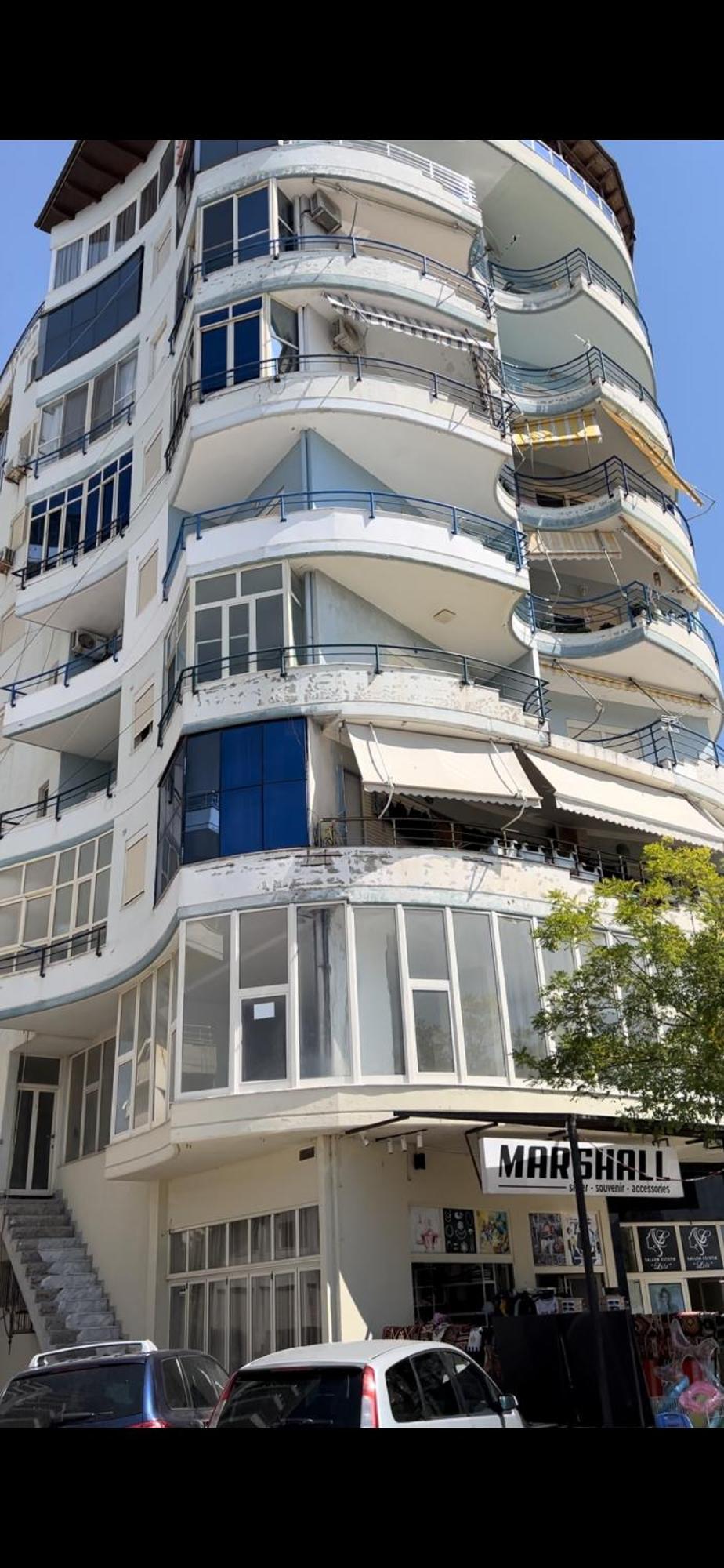 Vivi La Tua Vacanza Con L'Appartamento 1 Di Ervin! Enjoy Your Holiday With Ervin'S Apartment 1! Vlore Bagian luar foto